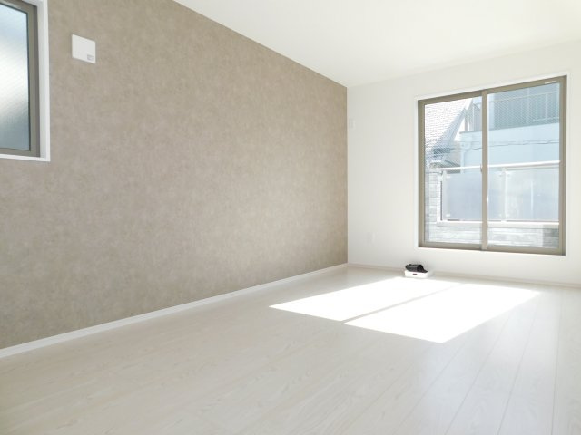 名古屋市南区東又兵ヱ町３丁目の新築一戸建の洋室|◇洋室◇　　南面で明るい洋室８．０帖　ウォークインクローゼット完備！　バルコニー付き♪　