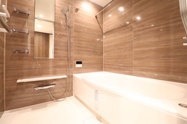 【浴室】 | 【浴室】ゆとりある1618サイズのお風呂！オートバスで、お湯はり・追い炊きもワンタッチ！