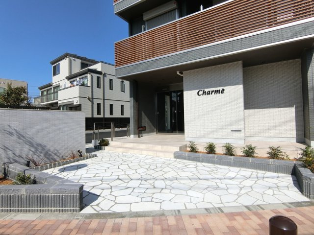 【エントランス】 | charme