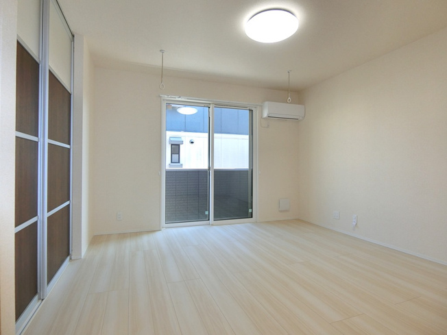 【居間・リビング】 | charme | 同物件内参考画像