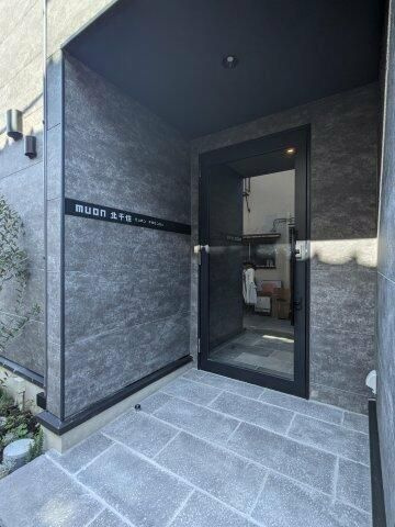 ミュオン北千住のエントランス