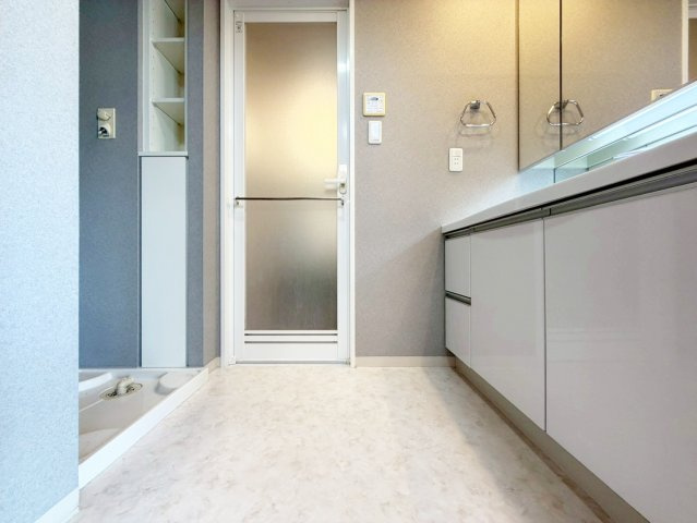 【独立洗面台】