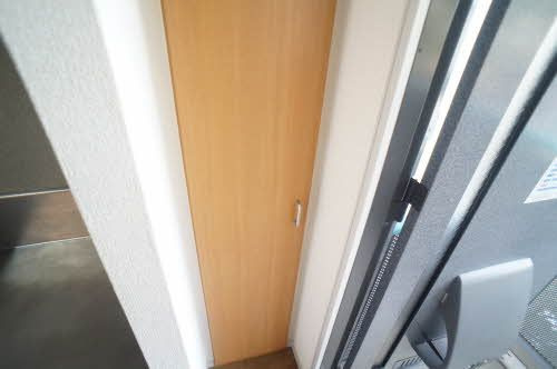 カオリーモ青山 Ａの玄関