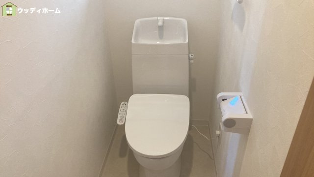 草加市中根3丁目　中古一戸建てのトイレ