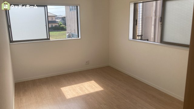 草加市中根3丁目　中古一戸建ての子供部屋