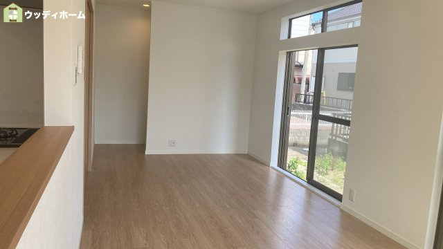 草加市中根3丁目　中古一戸建ての居間・リビング