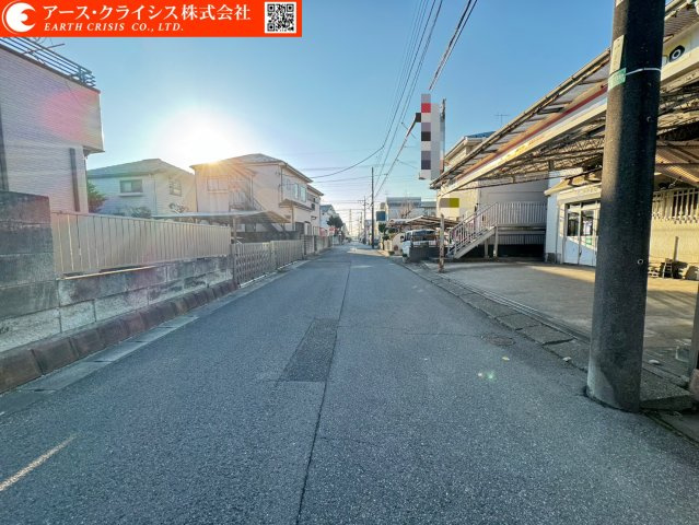【前面道路含む現地写真】 | 松戸市二十世紀が丘美野里町 | お気に入りのハウスメーカーや工務店で建築可能。デザインも間取も自由に決められるので、「自分たちらしい暮らし」を実現できます。日常に便利さと穏やかさを兼ね備えてた、立地はいかがでしょうか。