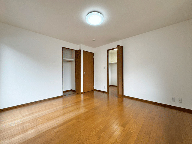 名取市ゆりが丘1丁目の洋室