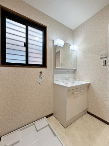 名取市ゆりが丘1丁目の独立洗面台