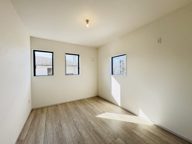 流山市江戸川台東３丁目新築戸建【江戸川台小学校：3分】の洋室|6帖洋室