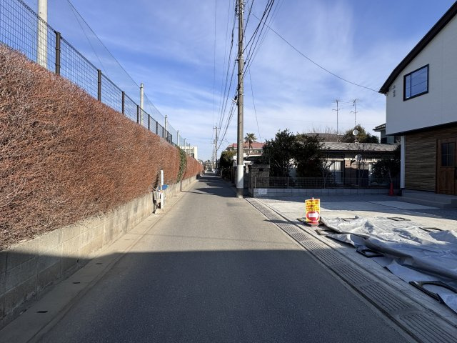 流山市江戸川台東３丁目新築戸建【江戸川台小学校：3分】の前面道路含む現地写真|西側前面道路