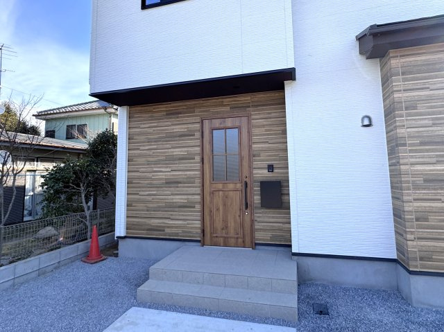 流山市江戸川台東３丁目新築戸建【江戸川台小学校：3分】のエントランス|エントランス・玄関ポーチ