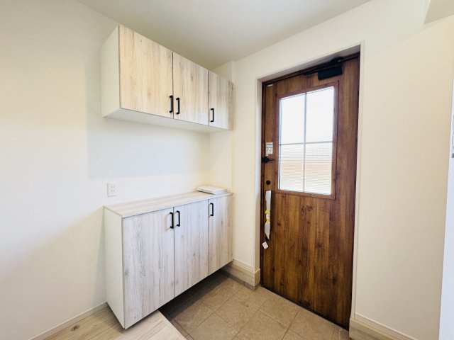 流山市江戸川台東３丁目新築戸建【江戸川台小学校：3分】の玄関|玄関ホール・シューズボックス