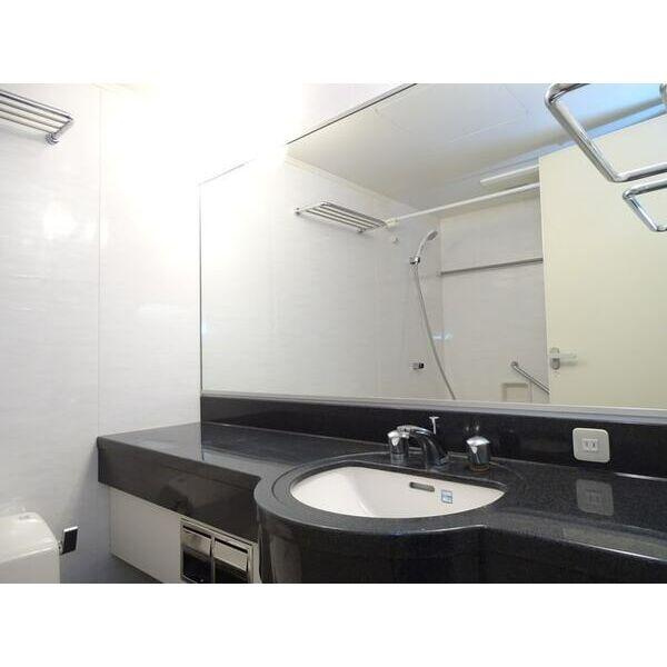 ミリオングランデ元赤坂ヒルズの洗面所