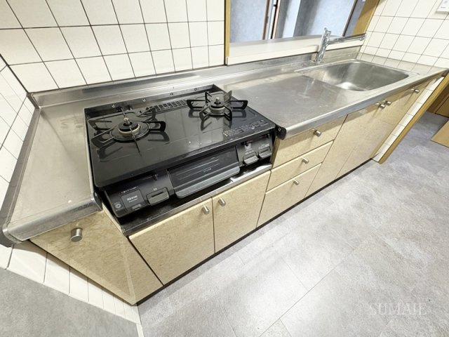 フクロク・ハイ・マンション３号館のキッチン|2口コンログリル付きキッチン☆