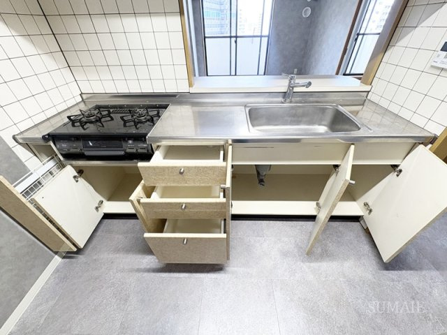 フクロク・ハイ・マンション３号館のキッチン|キッチン下の収納☆