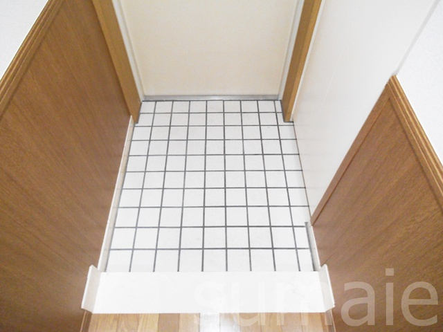 フクロク・ハイ・マンション３号館の玄関|下駄箱つきの玄関つき