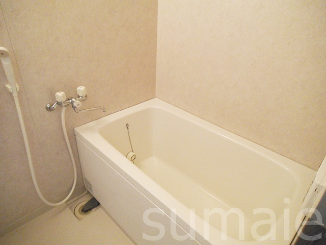 フクロク・ハイ・マンション３号館の浴室|バストイレ別です☆洗い場もスペースございます