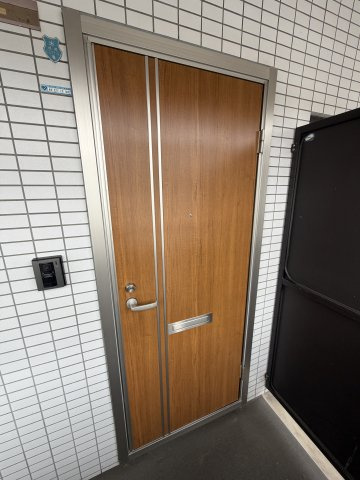 ロイヤル阪神の玄関