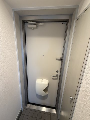 ロイヤル阪神の玄関