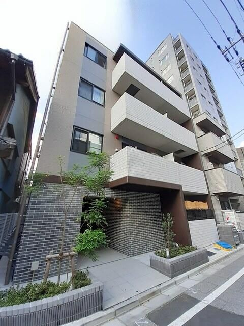 スピティ根津の外観