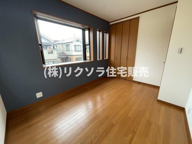 東山１丁目　中古一戸建ての洋室|洋室5.75帖
■物件内覧・資金計画相談・住宅ローン相談、リフォーム相談、お問合せ受付中■
※当日・翌日のご内覧、ご相談はお電話でのお問合せがスムーズです！