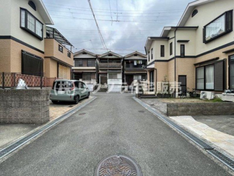 東山１丁目　中古一戸建ての前面道路含む現地写真|■物件内覧・資金計画相談・住宅ローン相談、リフォーム相談、お問合せ受付中■
※当日・翌日のご内覧、ご相談はお電話でのお問合せがスムーズです！