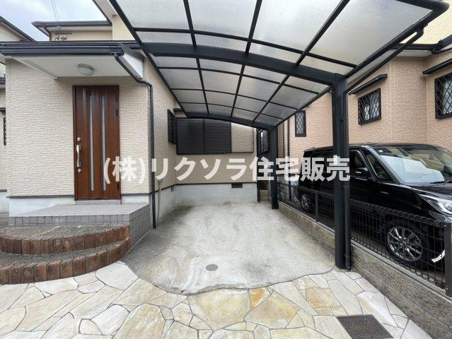 東山１丁目　中古一戸建ての駐車場|2台駐車可能
■物件内覧・資金計画相談・住宅ローン相談、リフォーム相談、お問合せ受付中■
※当日・翌日のご内覧、ご相談はお電話でのお問合せがスムーズです！