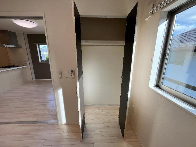 グリシーヌの収納|南側洋室収納