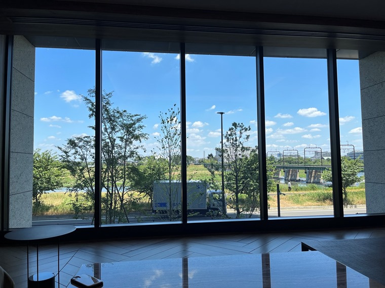 ＢｒｉｌｌｉａＴｏｗｅｒ聖蹟桜ヶ丘ＢＬＯＯＭＩＮＧ　ＲＥＳＩＤＥＮＣＥのロビー