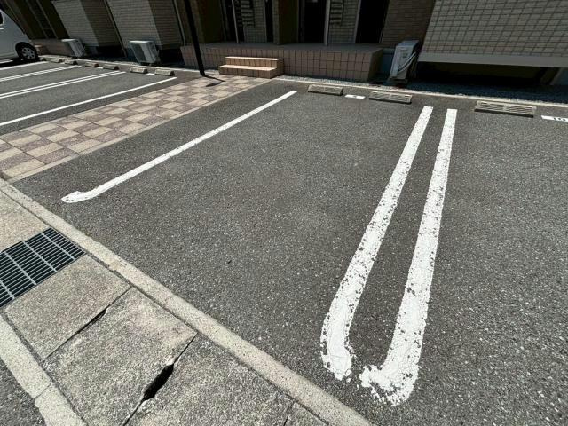 アバンセグリーンⅡの駐車場