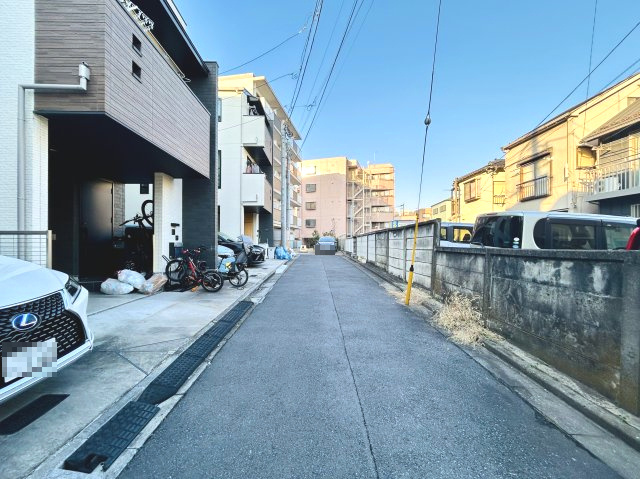 墨田区立花6丁目中古住宅の前面道路含む現地写真|全面道路