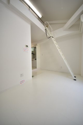 【洋室】 | パイン神戸三宮