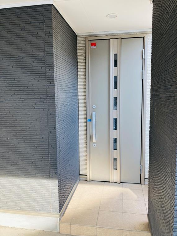 向井町戸建のエントランス