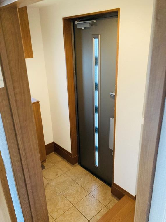 向井町戸建の玄関