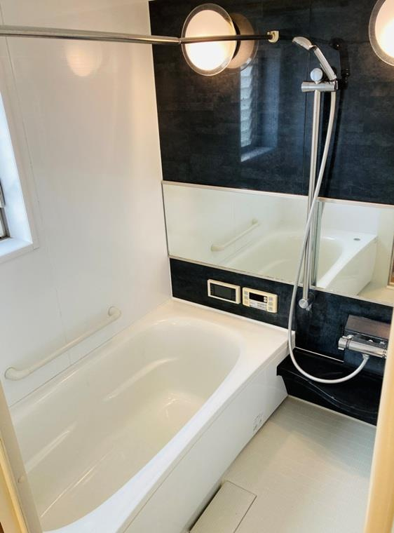 向井町戸建の浴室