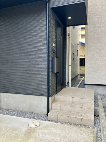 東大宮戸建のエントランス