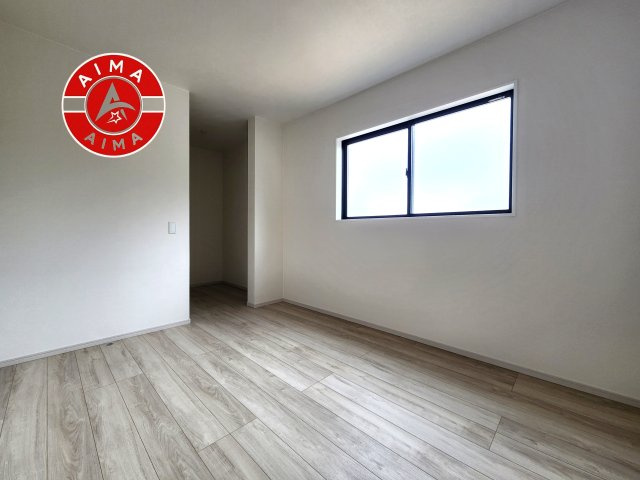 福岡市中央区輝国2丁目第1-2棟（2号棟）の子供部屋|穏やかな光が差し込む室内には、穏やかな時間が流れます。