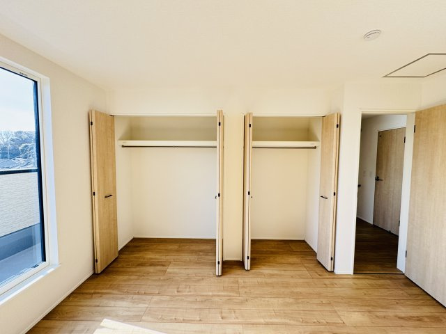 流山市松ケ丘５丁目新築戸建（松ケ丘５丁目24-1期）の収納|8.37帖寝室収納・クローゼット２つでたっぷり収納♪