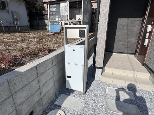 流山市松ケ丘５丁目新築戸建（松ケ丘５丁目24-1期）の防犯設備|インターホン・宅配ボックス完備
