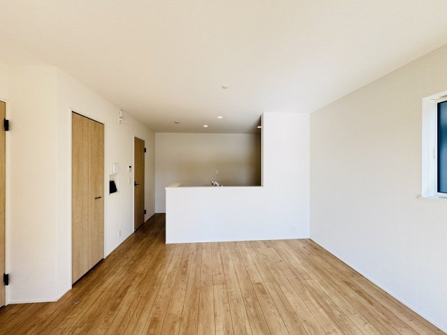 流山市松ケ丘５丁目新築戸建（松ケ丘５丁目24-1期）の居間・リビング|17帖リビングダイニングキッチン