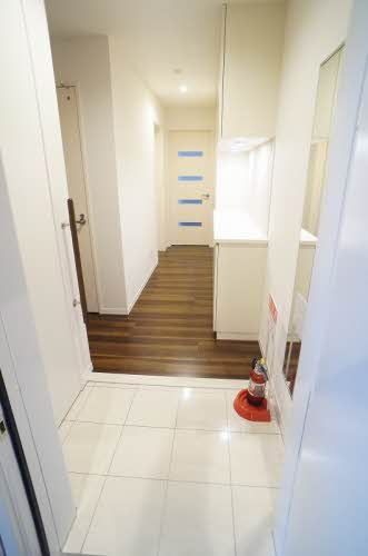 メゾンマスト名須川Ｃ棟の玄関