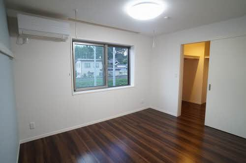 メゾンマスト名須川Ｃ棟の洋室