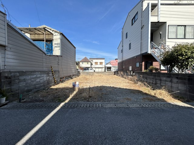 高知市百石町三丁目　売地の前面道路含む現地写真|南西向きの整形地です☆45坪と一戸建てにおすすめの広さです♪