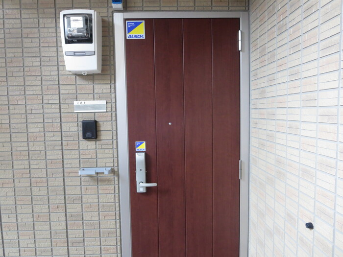 サンロイヤル こがねの玄関