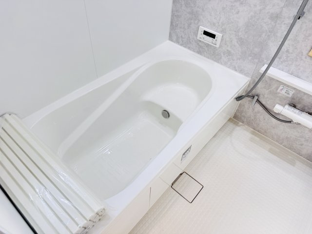 流山市松ケ丘５丁目新築戸建（松ケ丘5丁目24-1期）の浴室|足を伸ばせる広々浴槽で毎日リラックス♪