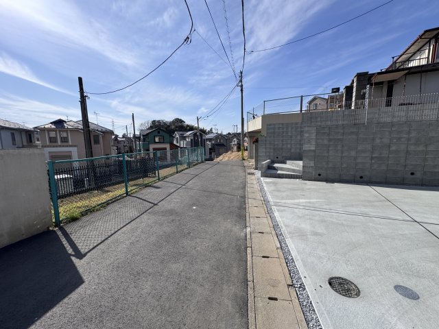 流山市松ケ丘５丁目新築戸建（松ケ丘5丁目24-1期）の前面道路含む現地写真|南側前面道路