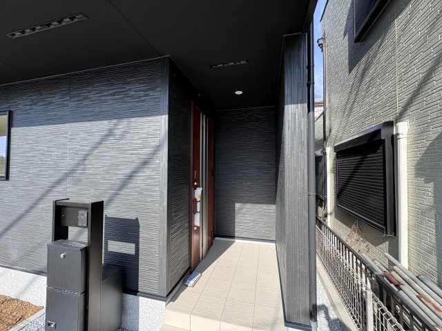 流山市松ケ丘５丁目新築戸建（松ケ丘5丁目24-1期）のエントランス|エントランス・玄関ポーチ