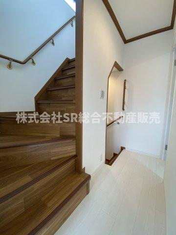 池之端町中古戸建の内装|当日予約も大歓迎です！土日祝、雨の日やお子様連れのお客様の送迎も可能ですのでお気になさらずお問合せ下さい。お仕事終わりのお時間にも柔軟に対応致しますのでお気軽にお申し付け下さいませ。