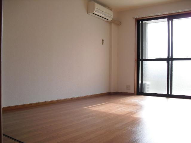 サンシャイン・ＫＡＴＳＵＴＡの居間・リビング|リビング